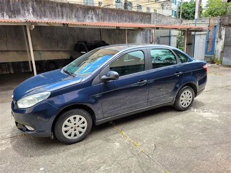 26 Fiat Grand Siena usados em Niterói .